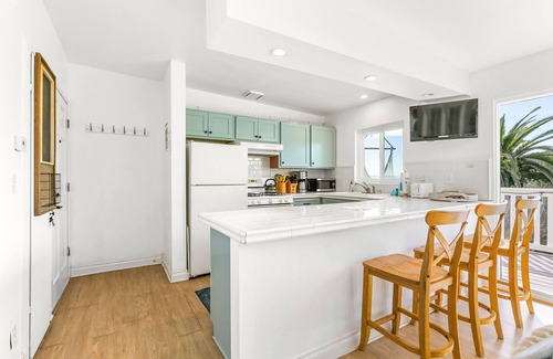 Summerland Casa | Summerland Beach retreat with incredible views and two-story decks