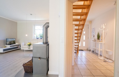 Fissau Casa | Summertime holiday home with terrace and beach chair in Eutin-Fissau