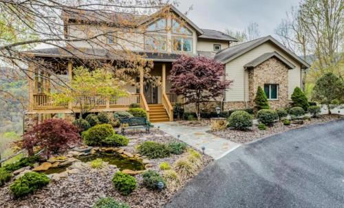 Whittier Casa | Summit Escape