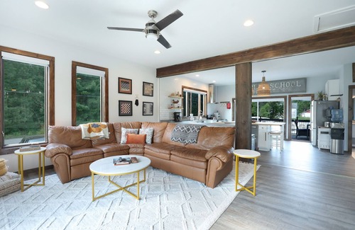 Summit Lake Casa | Summit Lake 2-bedroom house with AC and WiFi.