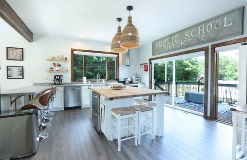 Summit Lake Casa | Summit Lake 2-bedroom house with AC and WiFi.