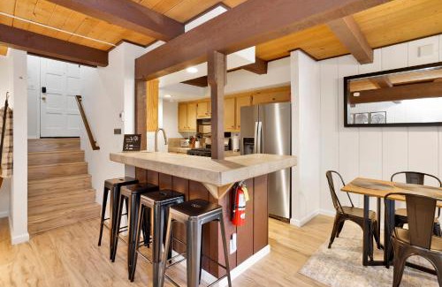 Big Bear Lake Casa | Summit View- Modern Two Story Furnished Resort Townhouse Condo- Walk to Ski Lift