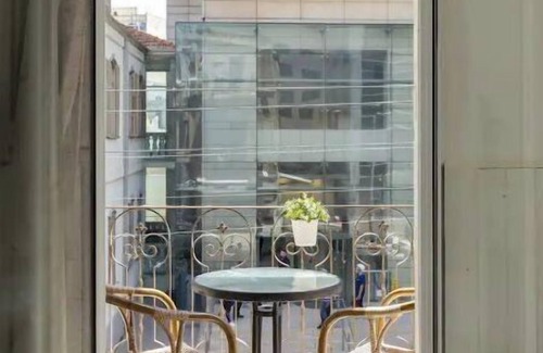 Florentin Apartamento | Sun Balcony Studio|Steps from Rothschild Boulevard