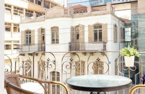 Florentin Apartamento | Sun Balcony Studio|Steps from Rothschild Boulevard