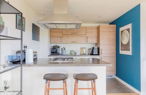 Bromley South Apartamento | Sun Filled 2BD Flat With City Views, Mile End