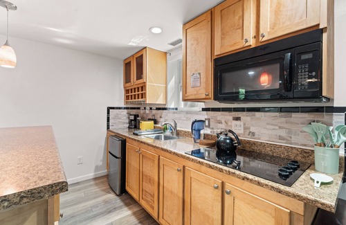 Northeast Ithaca Apartamento | Sun Filled & Cheerful Apartment by Cornell Campus - Northeast Ithaca