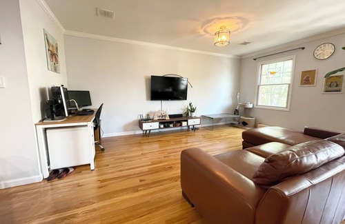 The Heights Condominio | Sun-filled JC Apartment. 2 br apt + private parking. Close to NYC transit