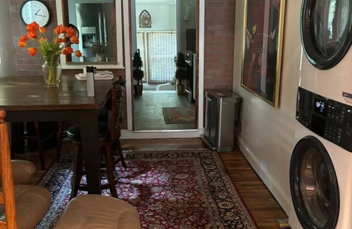 Avon Casa | Sun Filled Lake House Living