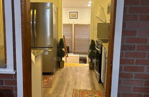 Avon Casa | Sun Filled Lake House Living