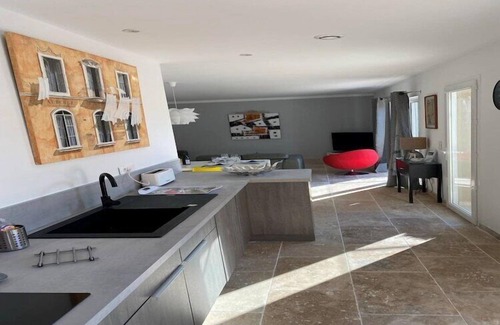 Tavel Villa | Villa soleada en Lirac