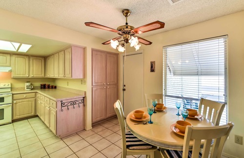 Cottonwood Casa | Sun Lakes House con patio en el campo de golf Cottonwood.