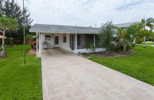 Bonita Springs Casa | Sun, Sand & Savings - Bonita Cozy Cottage Escape