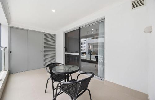 Rockingham Apartamento | Sun Sand & Style Cozy 2BR Coastal Retreat in Rockingham