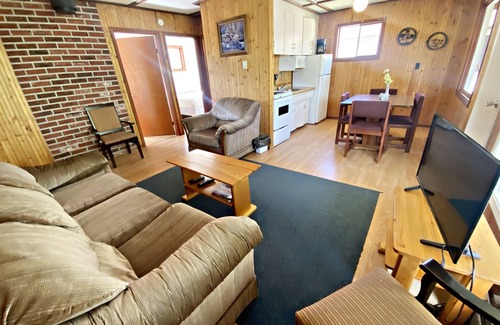Manitoba Cabina | Sun, Sand, Visit "Sugar Shores"