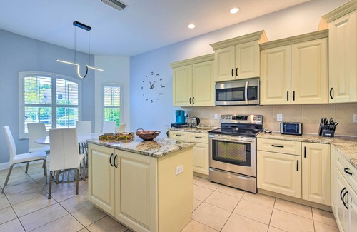 Bee Ridge Casa | Sun-Soaked Sarasota Oasis w/ Pool & Hot Tub!