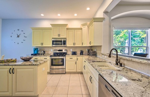 Bee Ridge Casa | Sun-Soaked Sarasota Oasis w/ Pool & Hot Tub!