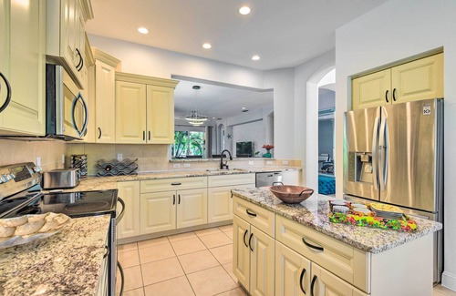 Bee Ridge Casa | Sun-Soaked Sarasota Oasis w/ Pool & Hot Tub!