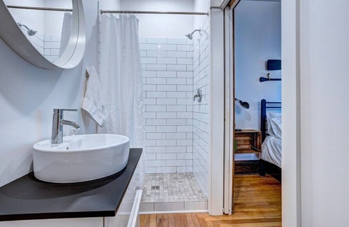 Lunenburg Apartamento | Sun Suite Cozy Getaway for 2 Lunenburg