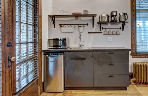 Lunenburg Apartamento | Sun Suite Cozy Getaway for 2 Lunenburg