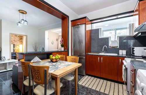 Lambi Casa | Sun & Waves Beachfront Suite