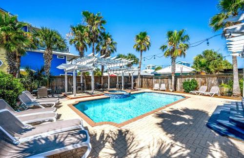 Crystal Beach Casa | SunBelievable Heated Pool n Golf Cart Deals
