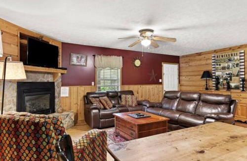 Stanton Casa | Sundance Cabin with Hot Tub and WiFi
