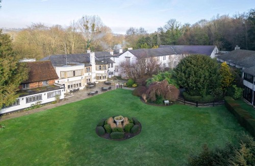 Box Hill Apartamento | Sunday BoxHill Burford Bridge Hotel Standrd Double