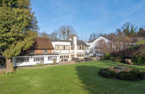 Box Hill Apartamento | Sunday BoxHill Burford Bridge Hotel Standrd Double