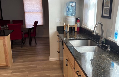 Bisbee Casa | Sunflower Cottage en la bella Warren