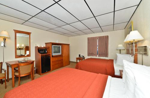 Salina Hotel | Sunflower Inn & Suites