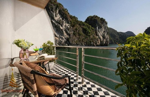 Cat Hai Hotel | Sunnight Home - Garden sky view