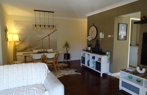 Brighton-le-Sands Apartamento | Sunny 2 bed Restaurants beach at door Pets O.K