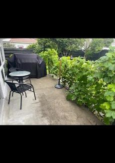 Hamilton East Casa | Sunny 2bdrm home close to Hospital & Gardens