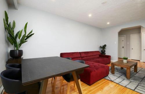 Cote-Des-Neiges—Notre-Dame-De-Grace Apartamento | Sunny 2BR unit in Montreal