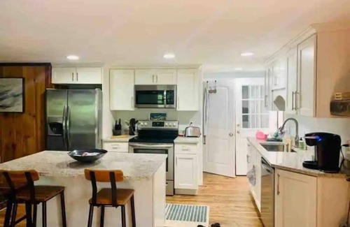 Naples Casa | Sunny 3 bedroom cottage with water rights