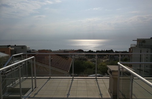 Byala Villa | Villa soleada de 5 plantas y 4 dormitorios con vista al mar y spa privado (jacuzzi y sauna)