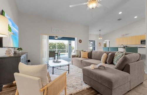 Mariner Casa | Sunny 4BR with Screened in Pool and Lanai