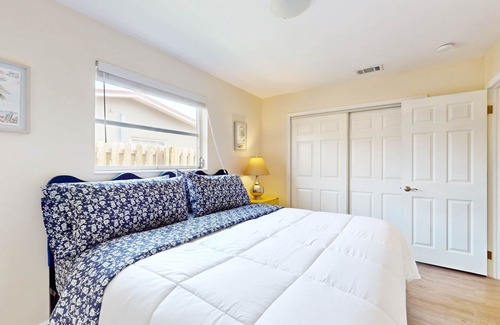 Driftwood Casa | Sunny abode in an ideal location with yard, grill, alfresco dining, open layout