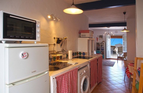 Riogordo Apartamento | Soleado apartamento en Andalucía con espectacular azotea.