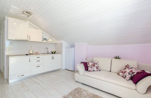 Zaton Apartamento | Sunny apartment- Quiet and relaxing seafront apartment 10 minutes from Dubrovnik