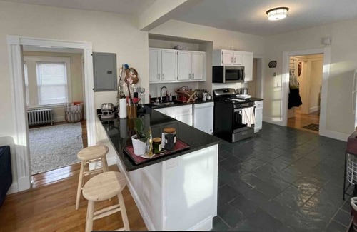 North Cambridge Apartamento | Sunny, beautiful, cozy and spacious Cambridge apt.