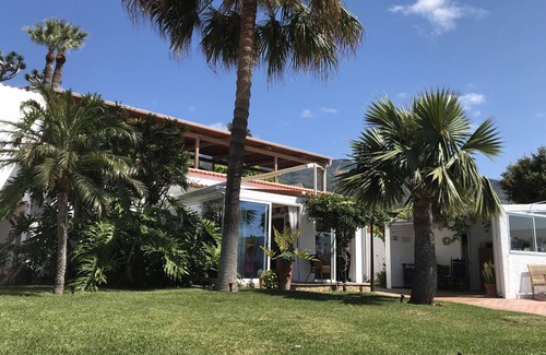 La Victoria de Acentejo Casa | Chalet soleado, vistas Atlántico y Teide, WiFi gratis, jardín, piscina, barbacoa
