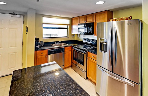 Belle Vista Condominio | Sunny Condo on Saint Pete Beach w/ Gulf-View Balcony, Pool & Spa
