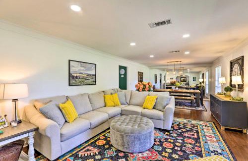 Marianna Casa | Sunny Florida Abode - Patio, Pool, and Fire Pit
