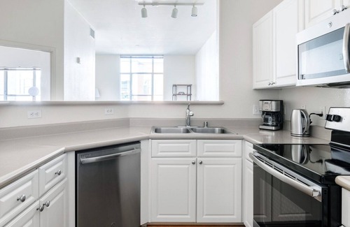 Central District Apartamento | Sunny Fremont 1BR w/ W/D, Pool, Gym, Parking, walk to BART, by Blueground