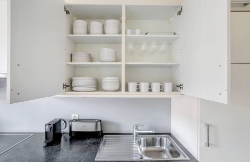 Gundeldingen Apartamento | Sunny Gundeldingen 2BR w/ Storage, 5 min to Train, by Blueground