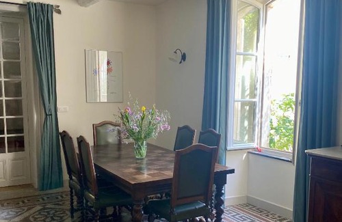 Poilhes Casa | Sunny Historic House in Canal du Midi Village with Pool near Beaches