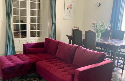 Poilhes Casa | Sunny Historic House in Canal du Midi Village with Pool near Beaches