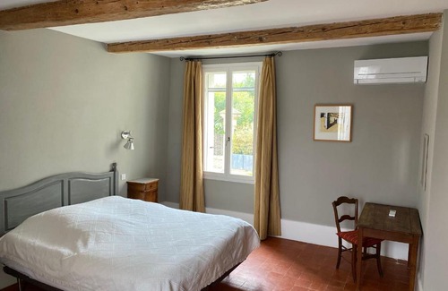 Poilhes Casa | Sunny Historic House in Canal du Midi Village with Pool near Beaches