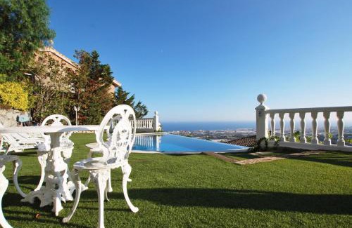 Cabrils Apartamento | Sunny house